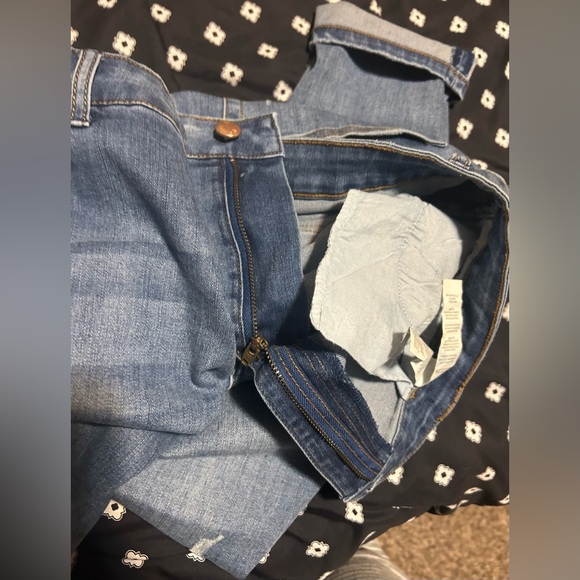 JustFab distressed Denim jeans- size 34 - Picture 5 of 8